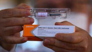 Anvisa decidirá até domingo sobre uso emergencial das vacinas contra Covid