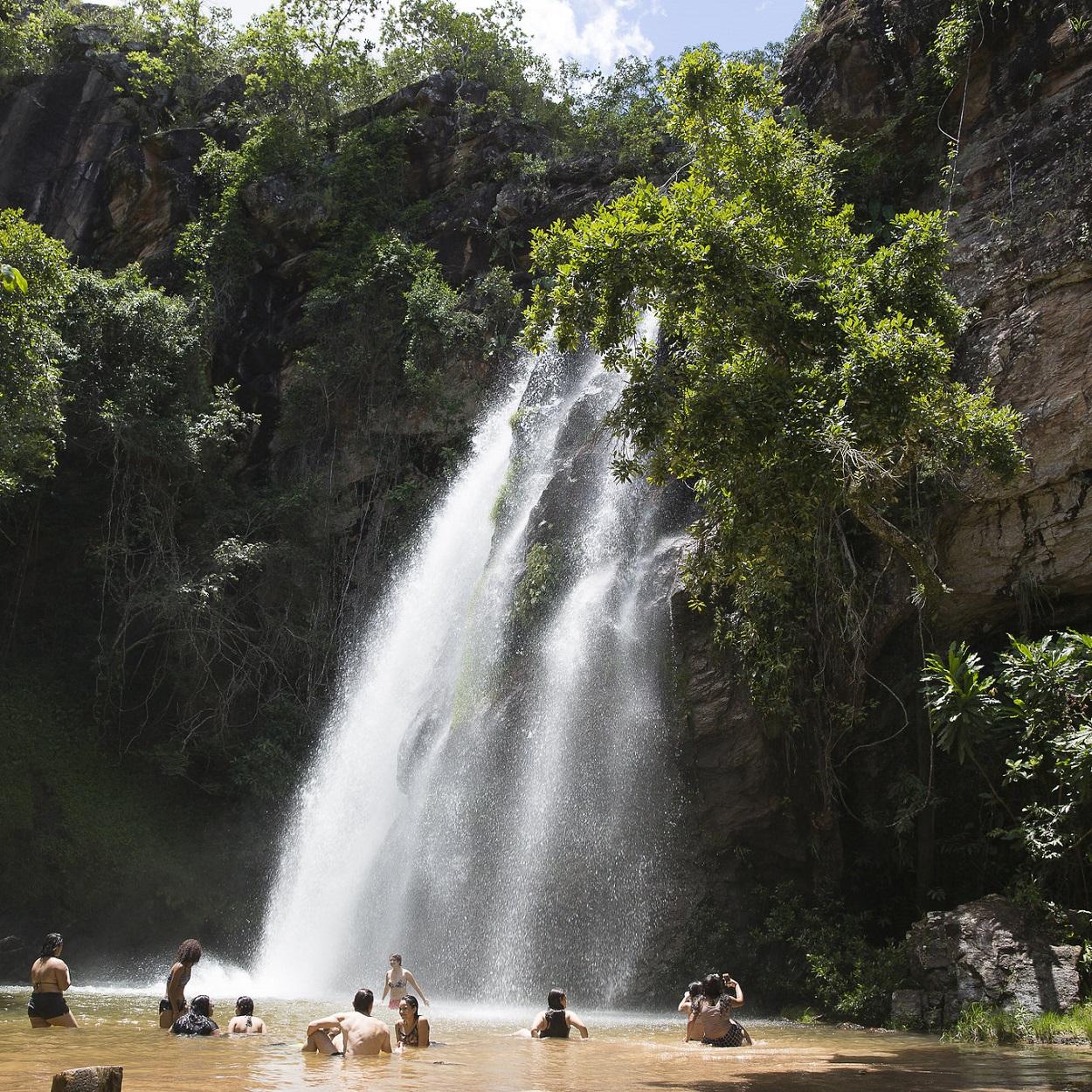 Destinos baratos no Brasil com cachoeiras