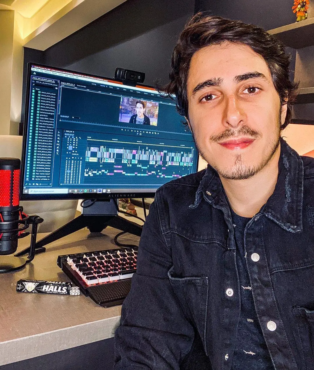 Na imagem o youtuber Felipe Castanhari