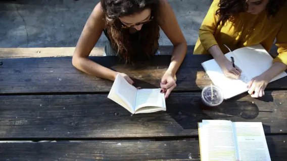 Finanças para mulheres: dicas de livros para ler em 2021