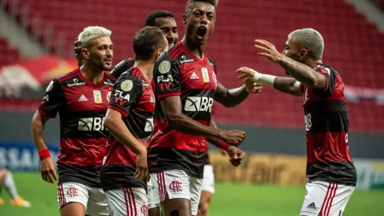 Jogos de hoje na TV: confira as partidas de futebol deste domingo (24)