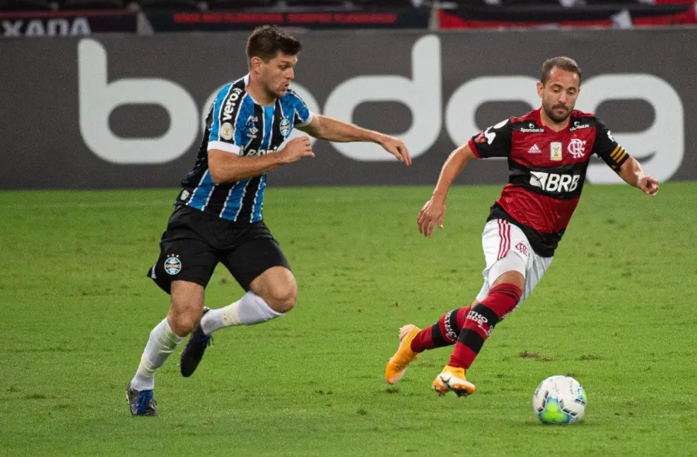 No primeiro turno, equipes empataram em 1 a 1, no Maracanã