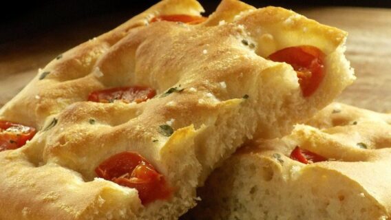 Focaccia: veja como preparar essa receita tradicional italiana