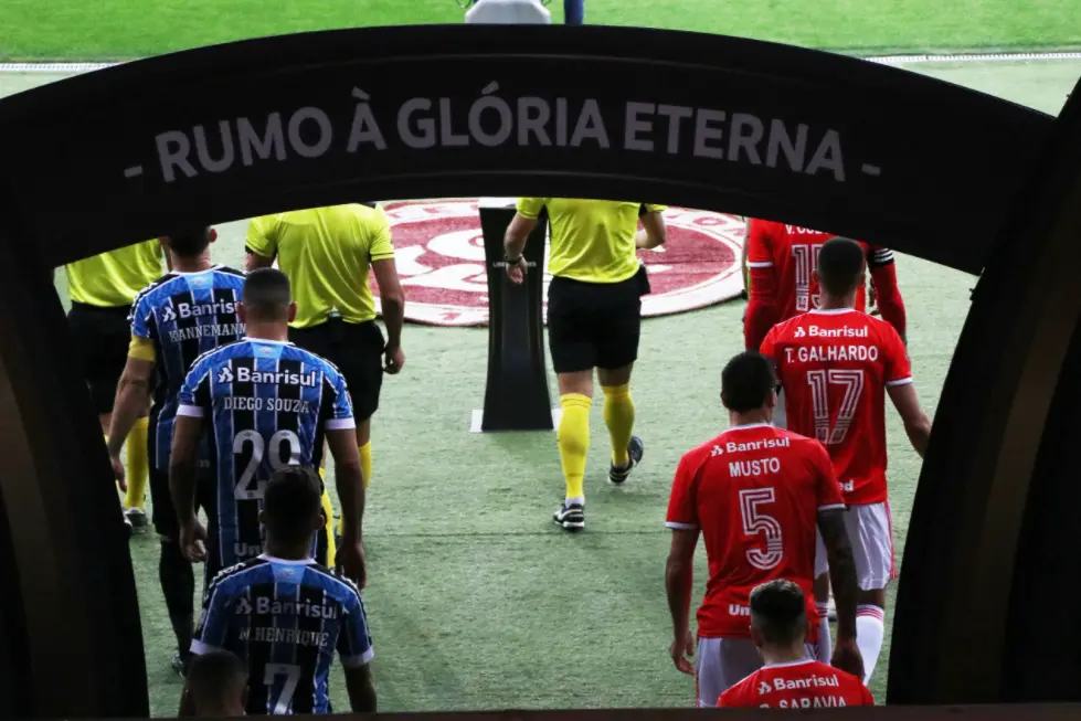 No clássico Gre-Nal, Grêmio permanece freguês do Inter