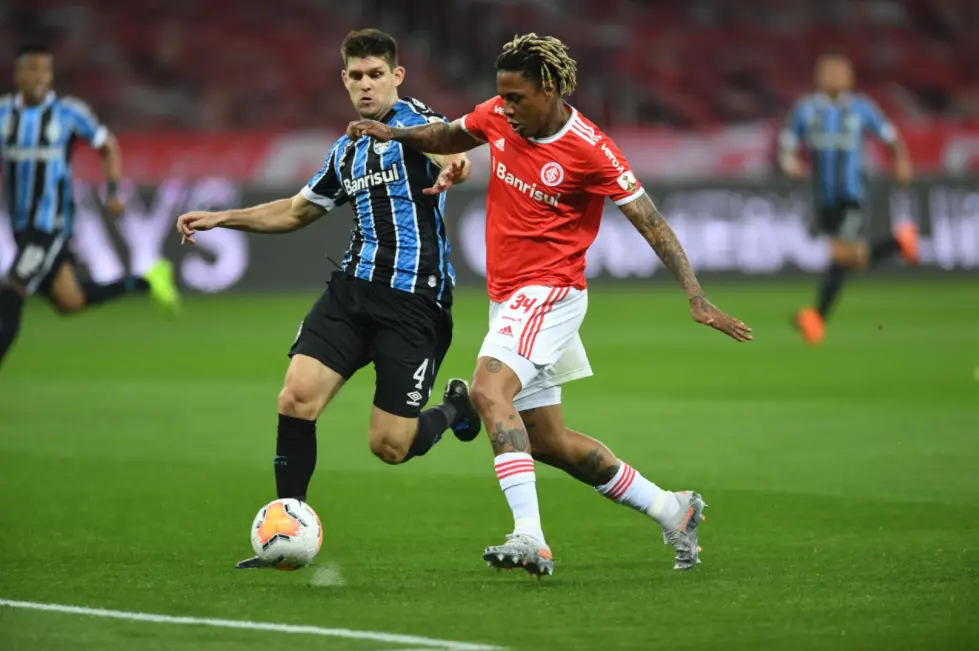 Nesta temporada, equipes se enfrentaram na fase de grupos da Libertadores