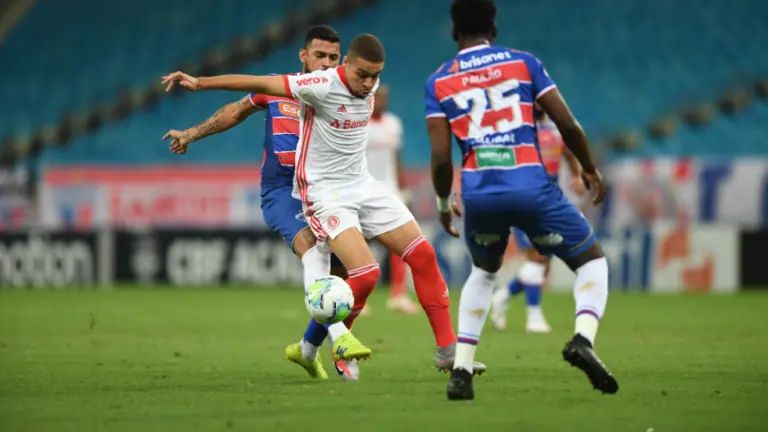 Inter x Fortaleza (17/1): onde assistir e escalações do jogo do Brasileirão