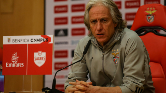 Jorge Jesus é contra nova paralisação no futebol pela Covid-19