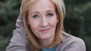 Foto do autora J.K Rowling em matéria sobre pessoas pobres que ficaram ricas