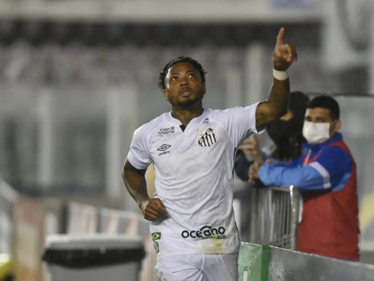 Marinho, atacante do Santos