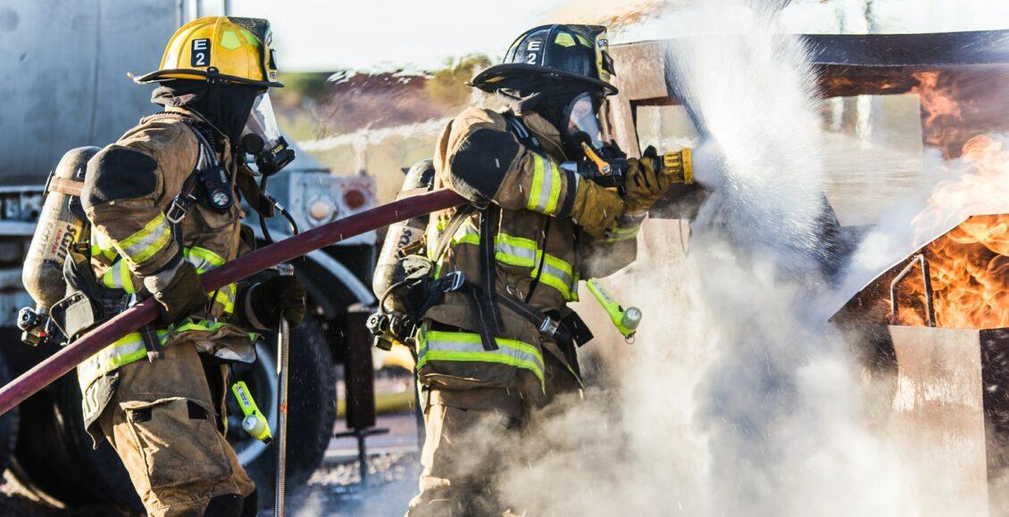 Bombeiros.