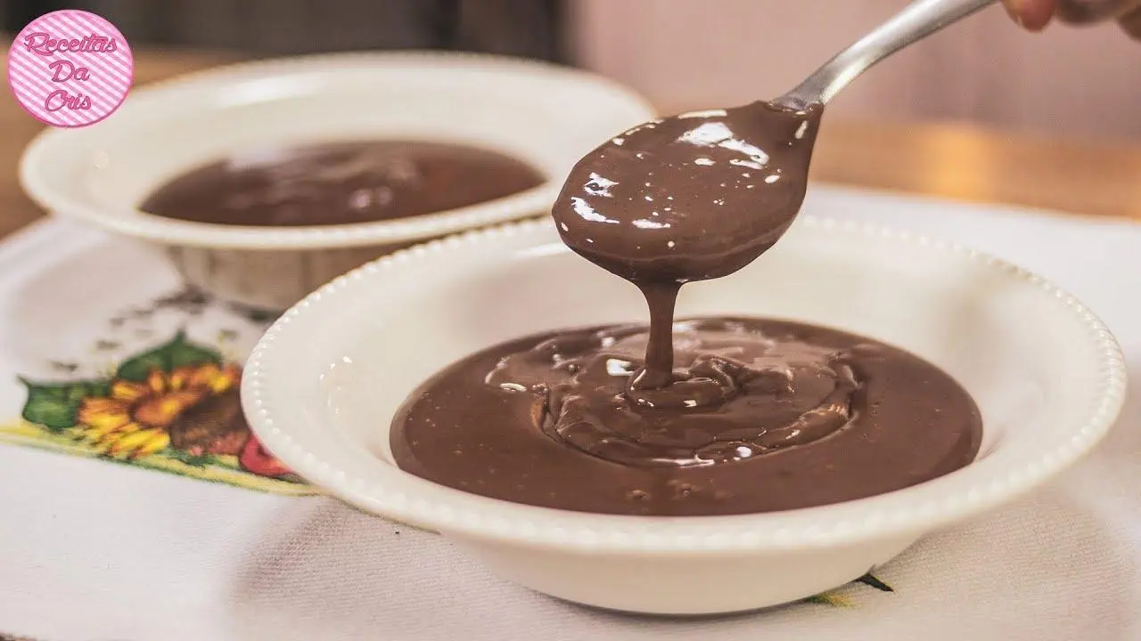 Mingau de maizena e chocolate