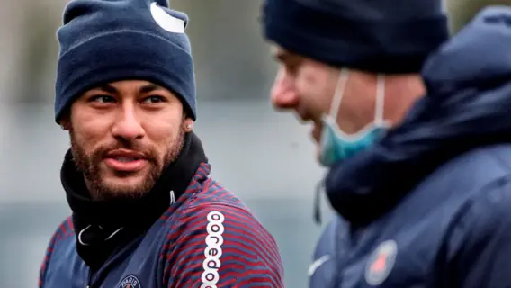 Recuperado, Neymar deve integrar a equipe do PSG em decisão