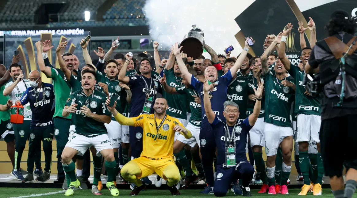 Palmeiras arrecadou cerca de R$200 milhões em premiações com títulos na temporada passada
