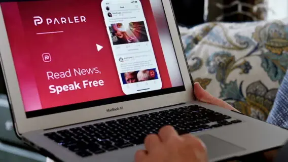 Parler sofre hack: o que fazer e como se proteger nas redes sociais?