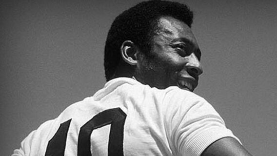 Pelé vai lançar coleção de NFTs em leilão, em maio