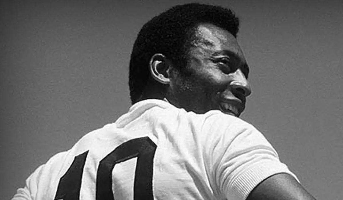 Pelé com a camisa do Santos