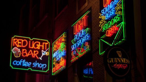 Amsterdã pondera proibir turismo em coffee shops