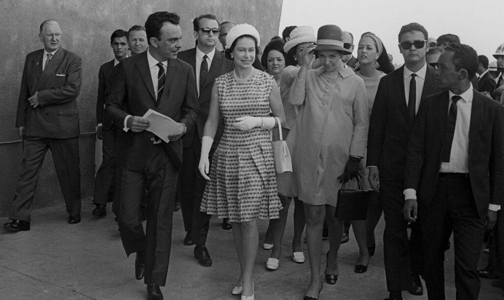 Rainha Elizabeth II esteve no Brasil para a inauguração do museu na Paulista