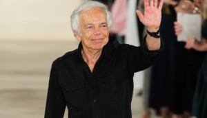 Foto do empresário Ralph Lauren em matéria sobre pessoas pobres que ficaram ricas