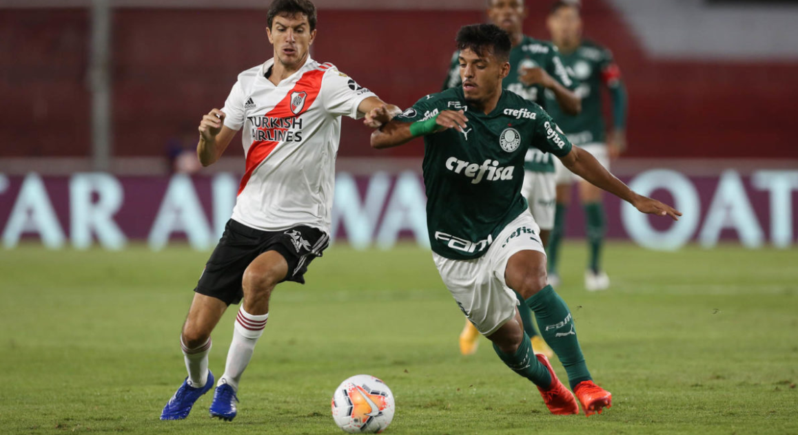 Palmeiras sofre, mas se garante na final da Libertadores