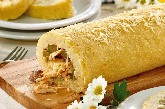 Imagem mostra rocambole de frango