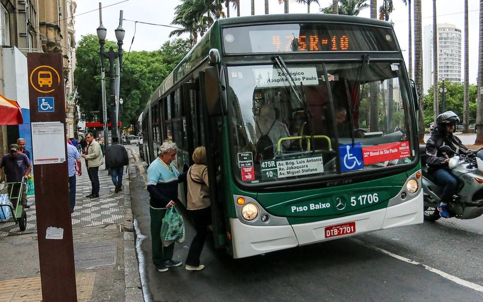 transporte gratuito idosos