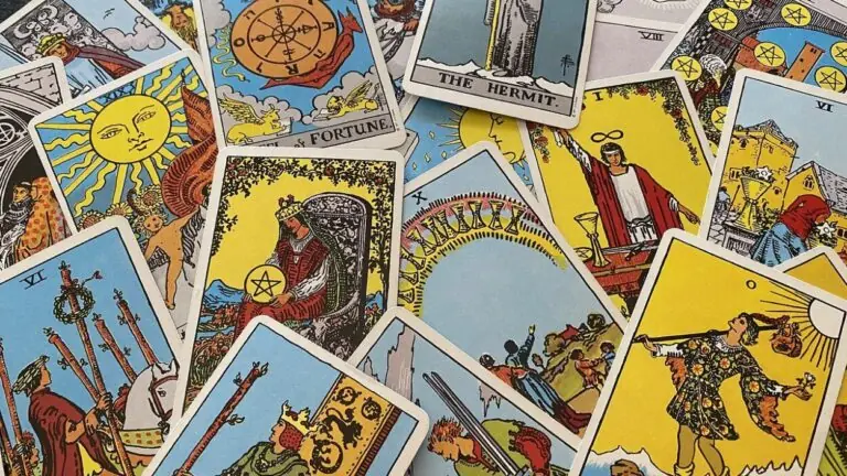 Tarot Semanal 04/01: Escolha uma carta e receba um conselho divino