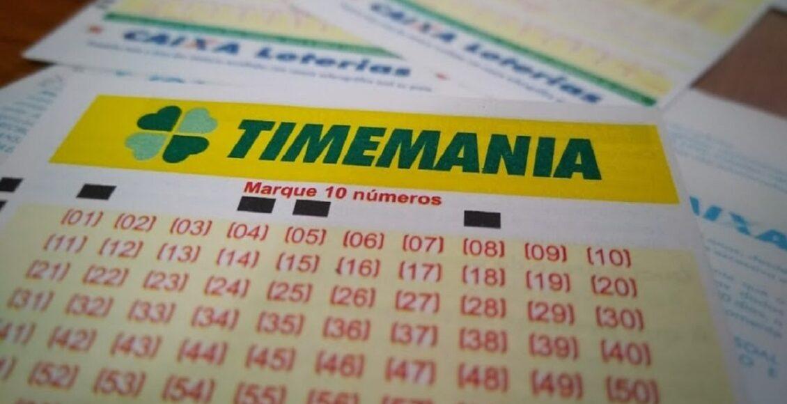 A imagem mostra volantes da Timemania