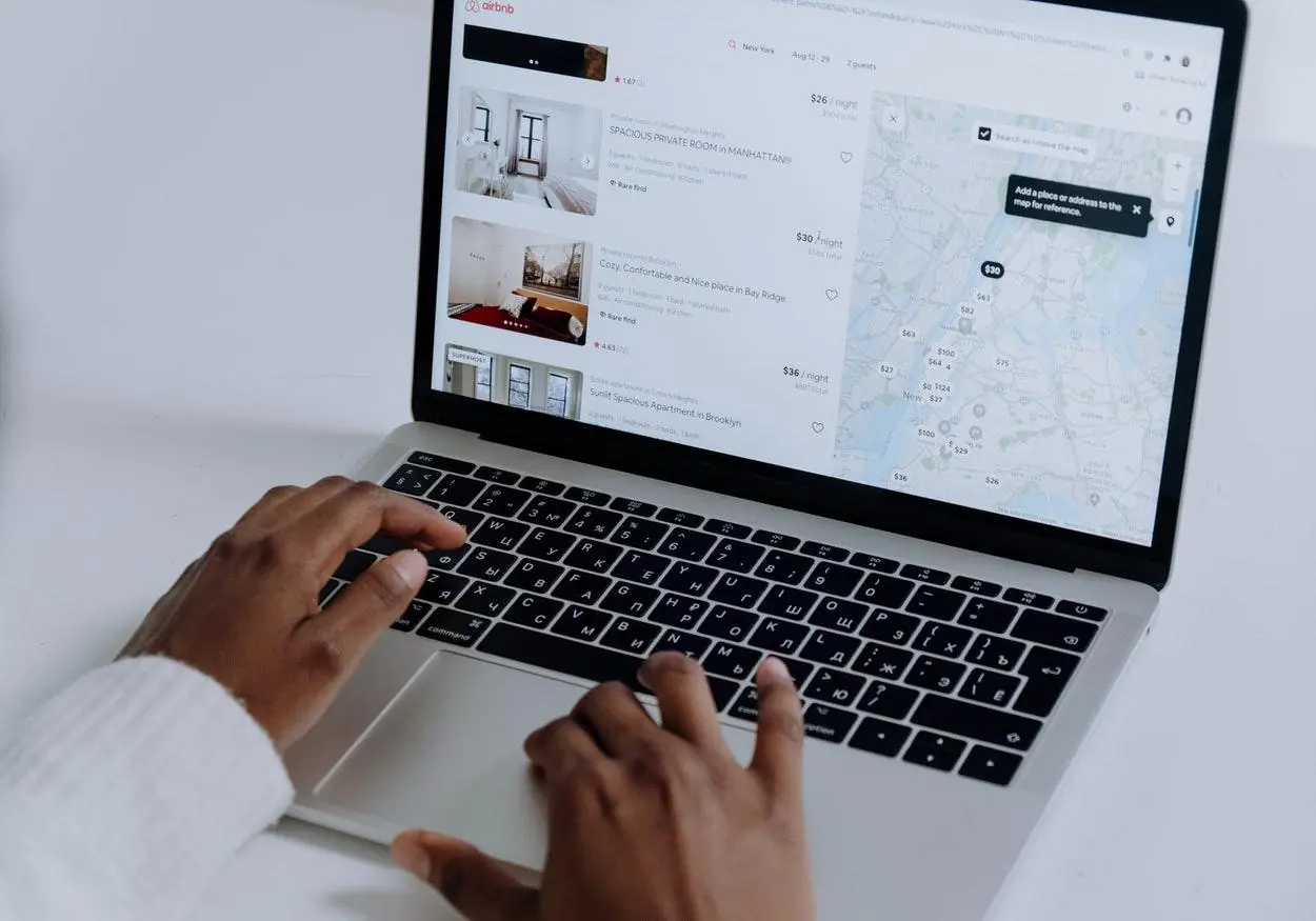 Quer trabalhar pela internet? Saiba como ganhar dinheiro em casa