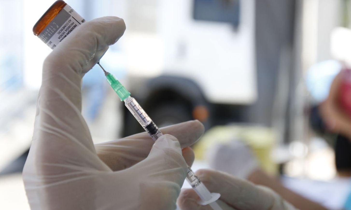 Anvisa decidirá até domingo sobre uso emergencial das vacinas contra Covid