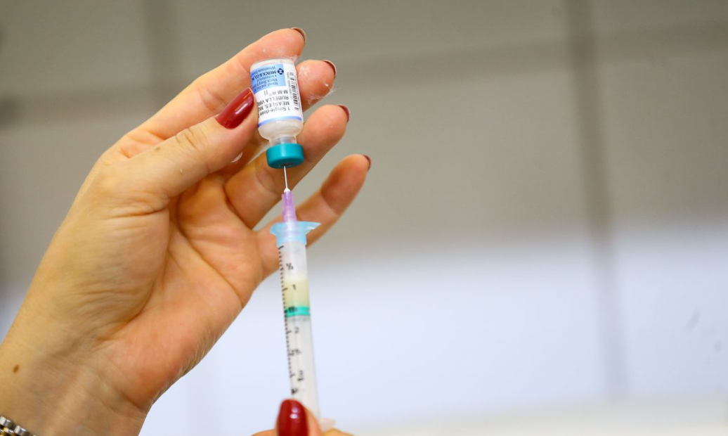 Hackers divulgam documentos da vacina Pfizer