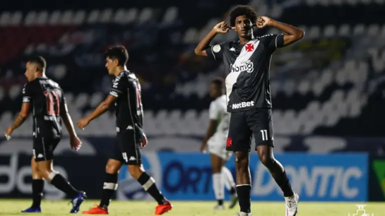 Vasco x Coritiba: onde assistir e escalações do jogo da Série A (16/1)