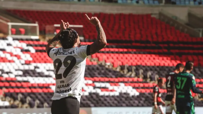 Ceará vence o Flamengo fora de casa pelo Brasileirão