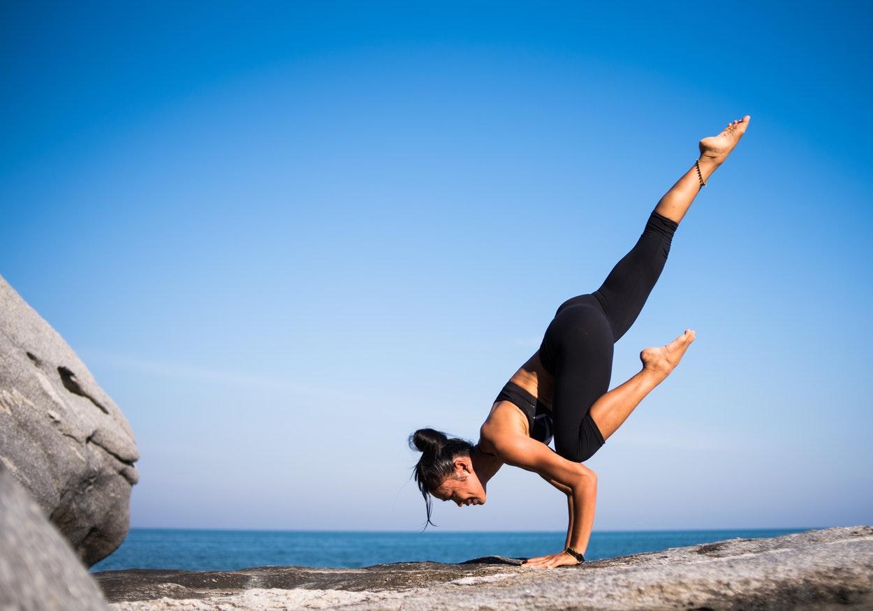 Youtubers de yoga: 5 canais para seguir e praticar em casa