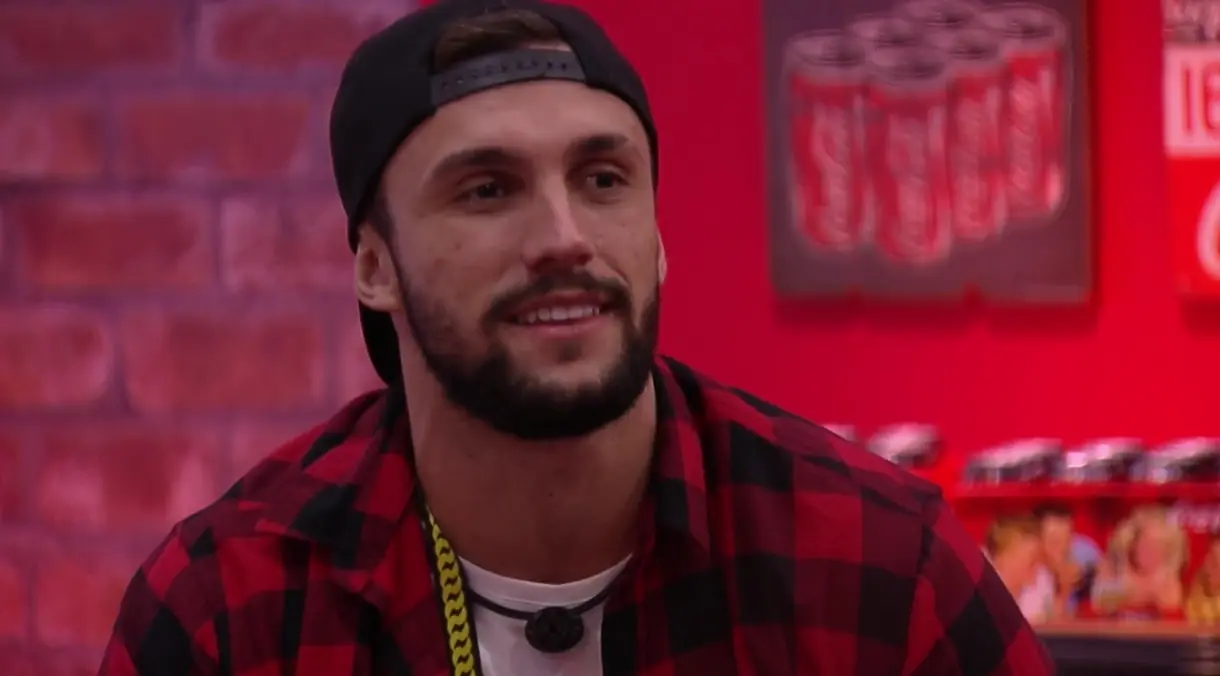 Imagem mostra Arthur do BBB21