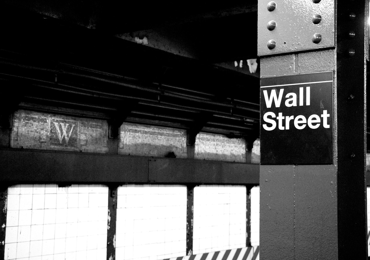 Imagem mostra estação de metrô localizada em Wall Street, Nova Iorque