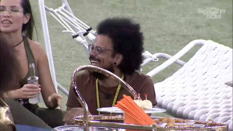 BBB21: João muda tema da festa do líder por pressão da produção