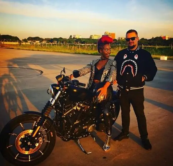 Imagem mostra Karol Conka e Caio, ex-namorado -