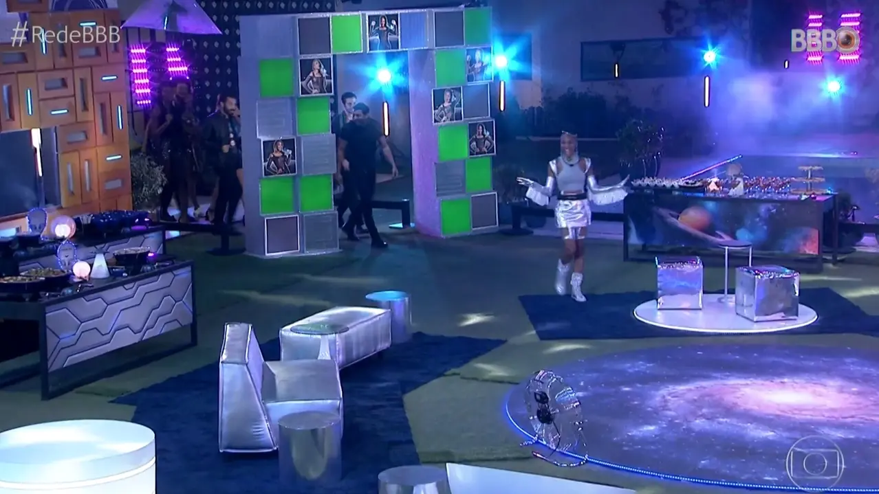 Na imagem Karol Conka festa do líder do BBB21