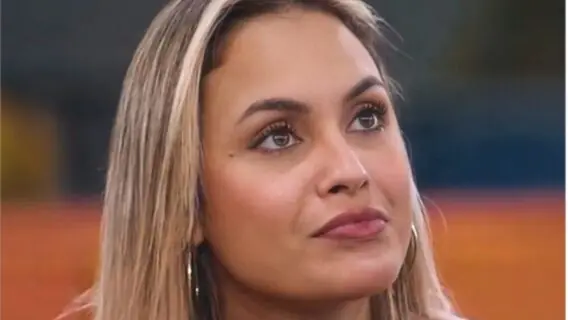 Sarah do BBB corta cabelo e muda visual após reality; veja antes e depois