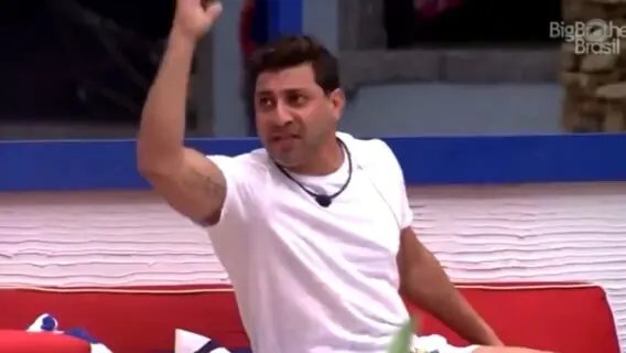 BBB21: Fiuk e Caio armam ‘briga’ por comida: ‘te pego no pau’