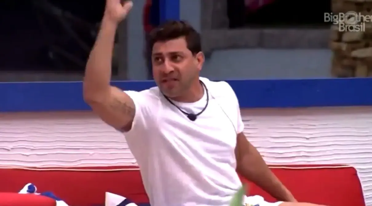 BBB21: Fiuk e Caio brigam