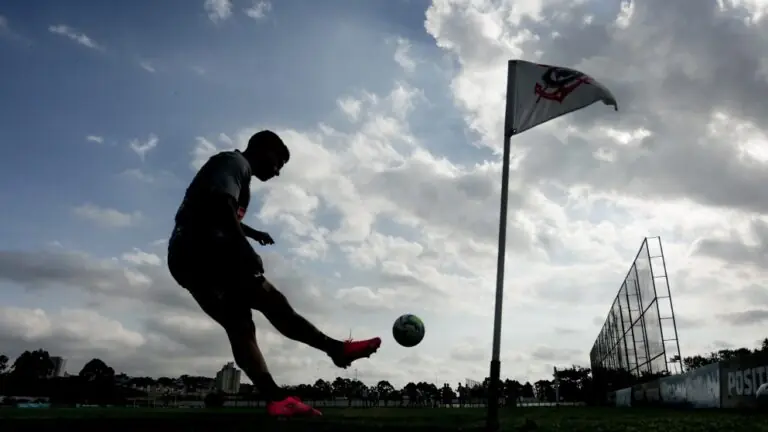 Jogos de hoje na TV: confira as partidas de futebol desta quarta (10)