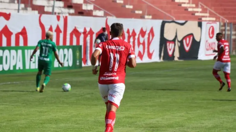 Jogos de hoje na TV: confira as partidas de futebol desta quinta (11)