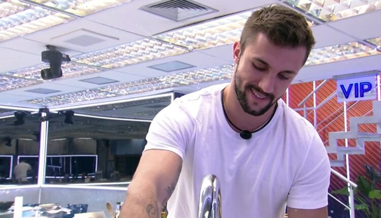 Arthur na cozinha - Resumo bbb21