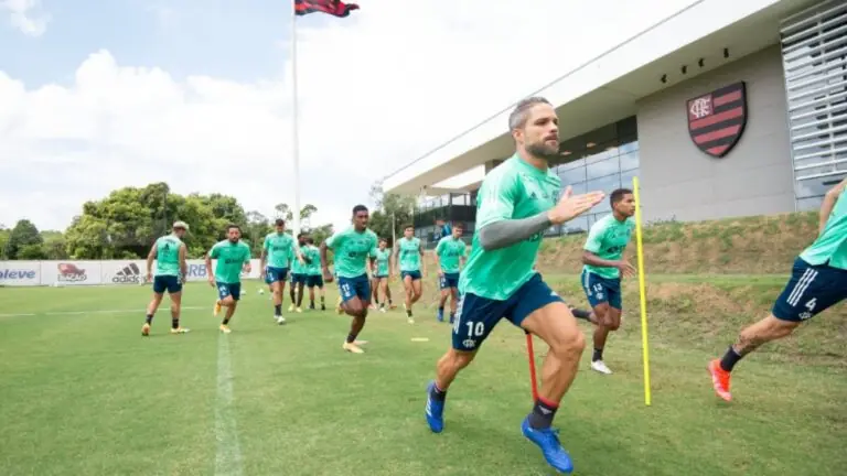 Jogos de hoje na TV: confira as partidas de futebol deste domingo (21)