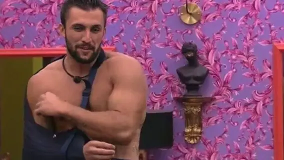 BBB21: Arthur detalha ida a hospital e fãs se preocupam com covid