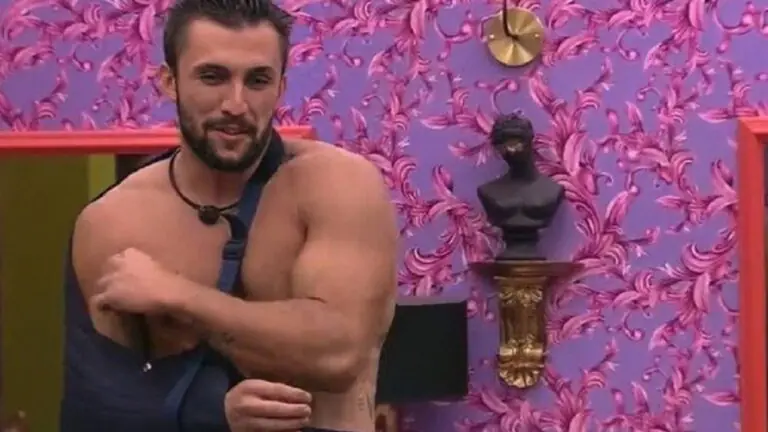 BBB21: Arthur detalha ida a hospital e fãs se preocupam com covid