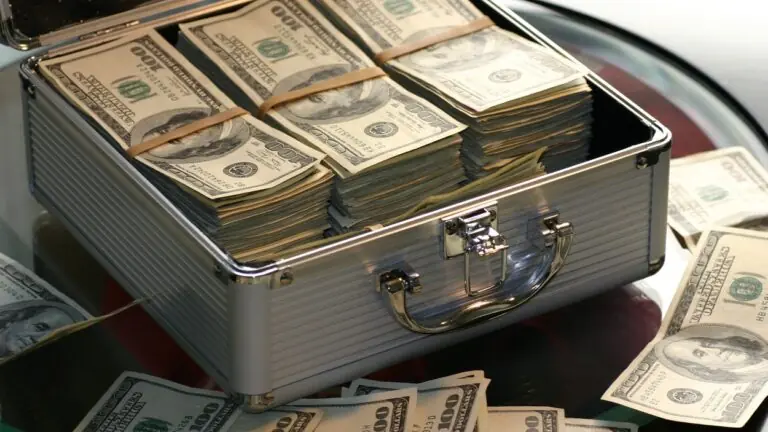 Conheça os bilionários dos EUA que mais faturaram no último ano