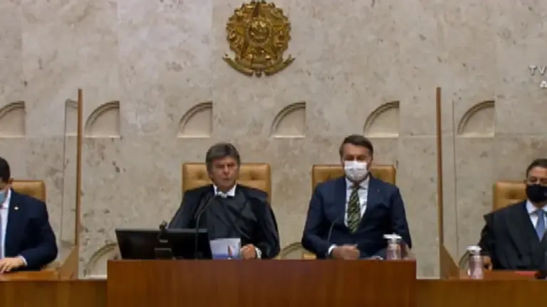 Fux desmente Bolsonaro e critica negacionismo na pandemia